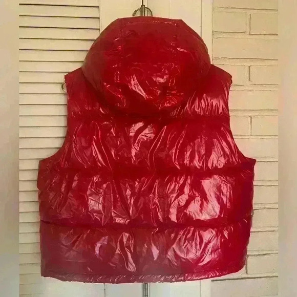 Lou & Grey Hooded Active Puffer Vest Size Small SOLD OUT ONLINE - Picture 2 of 5